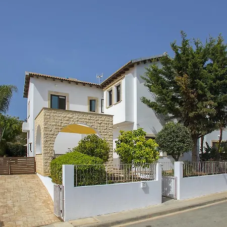 Konnos Blue Villa *