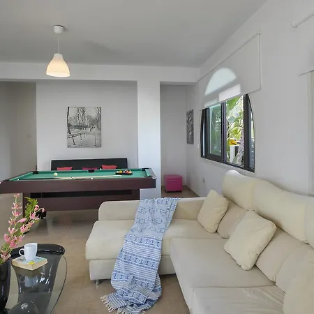 Βίλα Konnos Blue