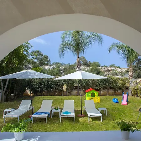 Konnos Blue Villa